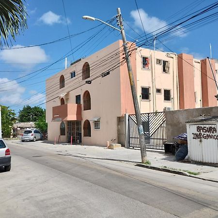 Casa De Huespedes Los Santos Cancun Exterior photo